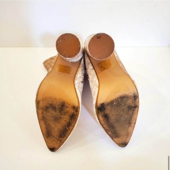 J Adams Nude Crushed Velvet Heeled Booties, Size 8.5 - Picture 5 of 6